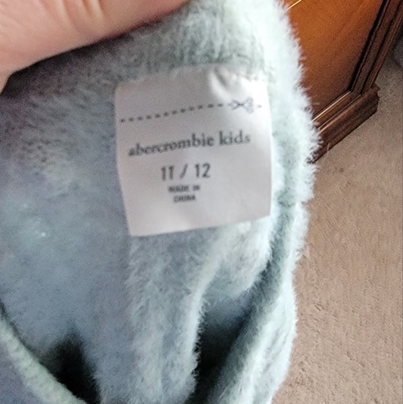 Abercrombie Kids Sweater - Picture 3 of 3
